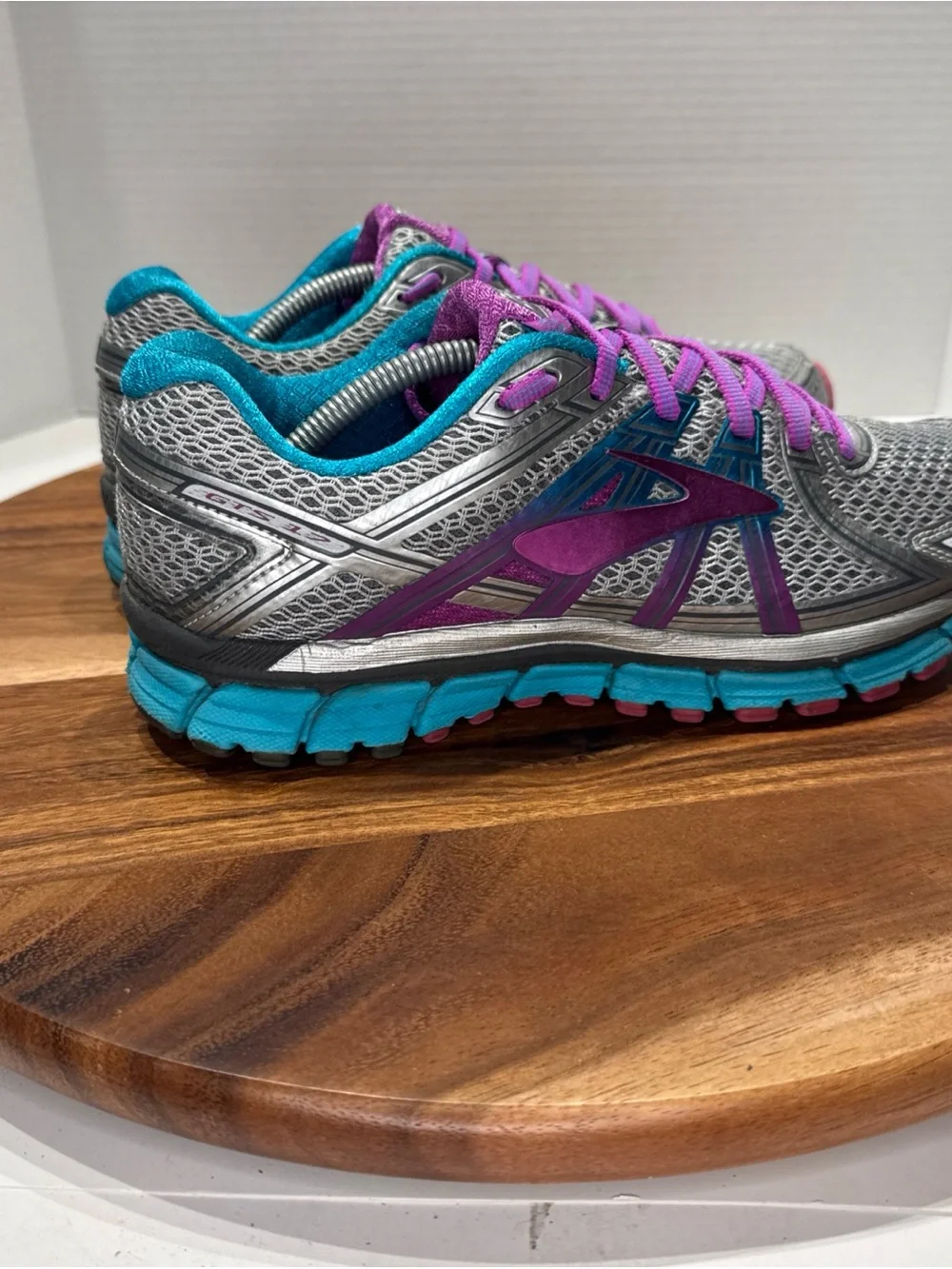Brooks Women’s GTS 17 Running Shoes Silver Purple Blue Size 9